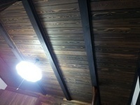 リフォーム後天井　　天井に見えていた梁は、あえて隠さずに魅せました。　　