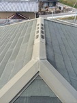 塗装前の高圧洗浄後の屋根です。　まだ汚れも少ない状態できれいに汚れが落ちました。