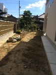 こちらは庭の写真です。　　　　　　　　駐車場の他に庭の砂利敷き舗装もしたので載せておきます。　　　　　　　　　　　　　　　