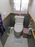 ＜工事前＞
まだまだ使えるきれいなトイレでした。